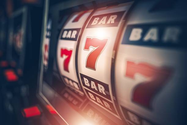 Antarmuka aplikasi 9minecraft yang menampilkan pasar Piala AFF, slot Sweet Bonanza, dan tab live dealer